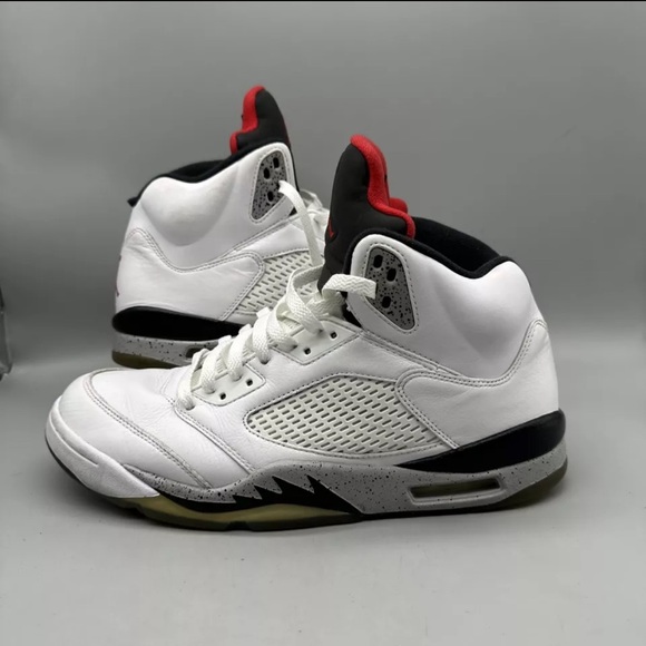 NIKE AIR JORDAN V RETRO WHITE CEMENT BLACK RED BRED SUPREME OG